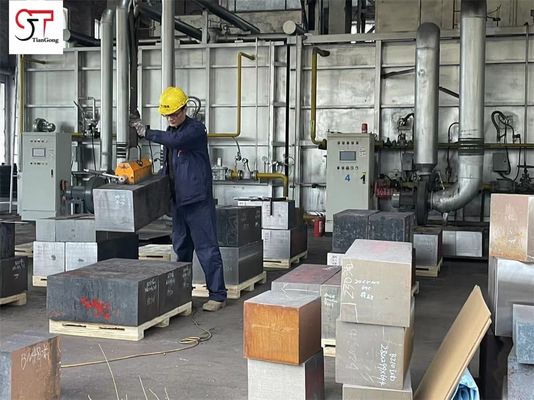 18CrNiMo7-6 45# Forged Iron Block Carbon Steel Custom Forged Parts Hydraulic Breaker