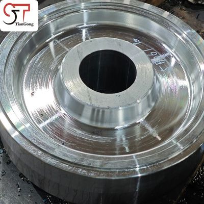 Forja de metales de acero aleado 42CrMo rueda gruesa de grúa mecanizada